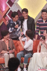 组图：无线46周年台庆亮灯 小生花旦齐出动