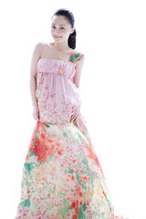 高清组图：姚笛最新彩裙写真 清纯甜美惹人爱