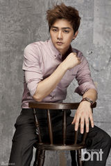 高清图：韩星金智勋拍写真 微露胸肌展致命诱惑