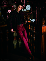 幻灯图：任泉深邃眼神与绅士气度演绎时尚大片