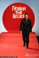 高清组图：慈善时装秀 简-芳达纳奥米同台秀性感