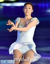 组图：韩国冰上公主金妍儿退役办纪念表演