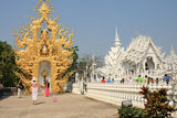 组图：泰国清莱早晨无处不优雅 参观龙坤艺术庙