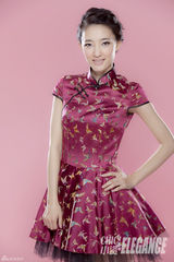 组图：多面美人王丽坤变身养眼清新派