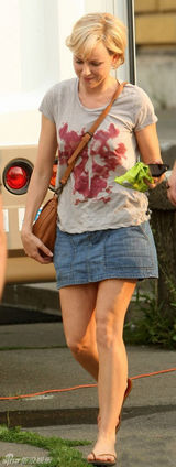 组图：娜奥米-沃茨新片饰演戴安娜王妃