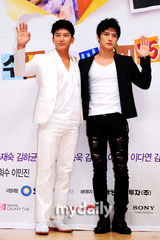 组图：《守护Boss》发布会 池城金在中等出席