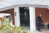 组图：警方前往邵逸夫寓所调查死因 事件无可疑