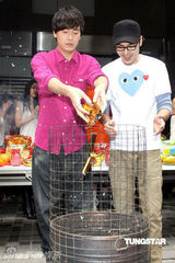 幻灯图：林志玲助阵模特公司开工 泳装环节趣味十足