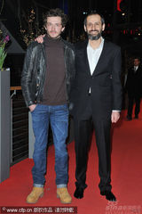 幻灯：电影节主席捧场《如何结束这个夏天》首映