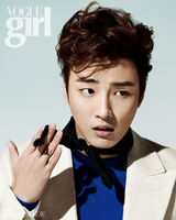 组图：尹施允领衔邻家花美男拍写真展多彩魅力