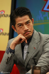 组图：《圣诞玫瑰》做客 桂纶镁邀张震演色魔