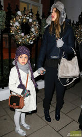 策划：明星宝宝着装大PK 小七苏瑞领衔萌妹子