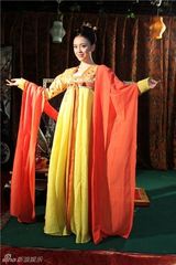 组图：《美人天下》吕佳容女扮男装演技获赞