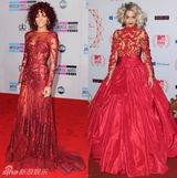 组图：英女歌手Rita Ora与蕾哈娜频撞衫被指抄袭