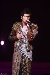 幻灯：周杰伦睽违三年巡演开唱 蔡依林送花篮祝贺