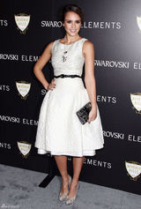 高清组图：辣妈杰西卡-阿尔芭盛装亮相靓丽多姿