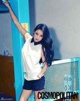 高清组图：性感歌手李孝利拍露底写真大玩走光