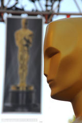 组图：第83届奥斯卡红毯 小金人吸引眼球