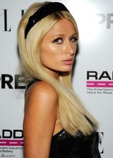 高清组图：希尔顿姐妹黑衣出席派对