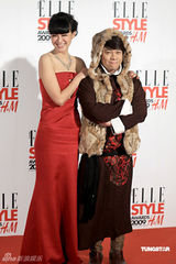 高清图：徐静蕾牵手黄立行 《杜拉拉》未映先拿奖