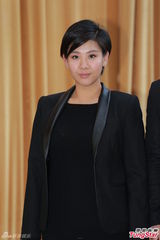 组图：方逸华跪拜邵逸夫 刘德华张学友致祭