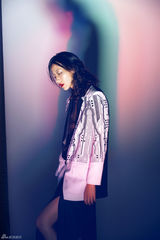 组图：韩雪挑战大尺度黑暗造型 颠覆甜美形象