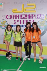 组图：高海宁庄思明出席活动现场大秀运动风