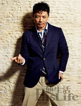 组图：段奕宏登杂志封面 型男绅士魅力难挡