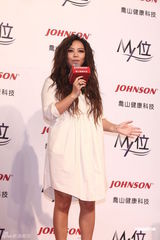 组图：张惠妹代言按摩椅要送妈妈表孝心