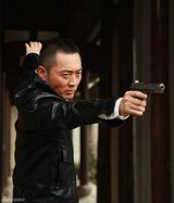 组图：沈晓海《铁血尖刀》枪姿飒爽硬功夫获赞