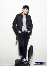 组图：韩国艺人宋在熙拍写真展现多面魅力