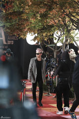 独家高清：GD获年度时尚大奖 李钟硕等亮相红毯