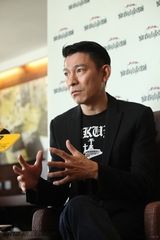 组图：刘德华亮相接受专访 谈新片力挺林志玲