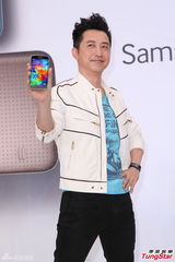 组图：哈林否认吴莫愁绯闻 不介意与李敏镐比较