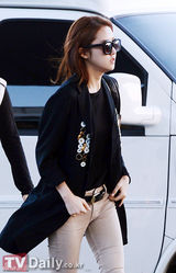 组图：4minute小分队2YOON赴泰时尚亮相机场