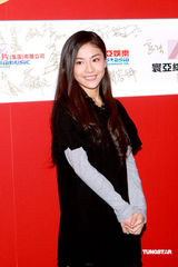 幻灯图：贡米签约黎明旗下 舒淇红装现身与旧爱同台