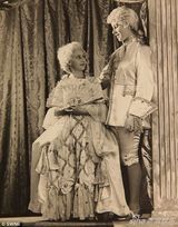 组图：英女王幼年舞台剧照曝光 曾表演中式戏剧