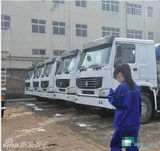 组图：清纯美女司机走红网络 相貌清秀酷似Hebe