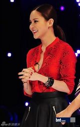 组图：仁顺伊等出演时尚节目展华丽舞台