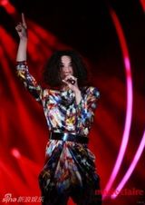 尚雯婕《歌手》另类造型盘点 变时尚女魔头(图)