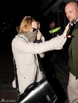 组图：童星麦考利金夜店门口撒泼 咒骂推搡狗仔