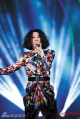 尚雯婕《歌手》另类造型盘点 变时尚女魔头(图)