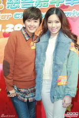 组图：唐宁育儿注重身教 黄芷晴望跟前辈合作