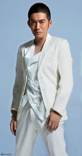 组图：张博清逸写真出炉性感微露