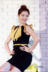 组图：韩女模特金赛纶宣传写真 迷你裙夺人眼球
