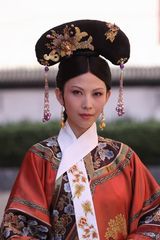 组图：《后宫甄嬛传》曝定妆照 孙俪蔡少芬斗艳