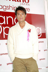 幻灯图：古天乐做足报税工作 多拍戏不关心收入