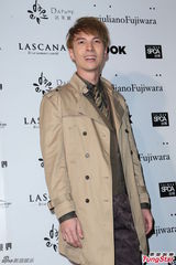 组图：昆凌支持周杰伦参加益智节目 称他很聪明