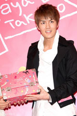 组图：吴克群健身升级胸罩杯 将请歌迷验证腹肌真假