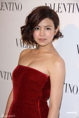 组图：Baby笑称黄晓明肌肉照似PS 陈妍希性感